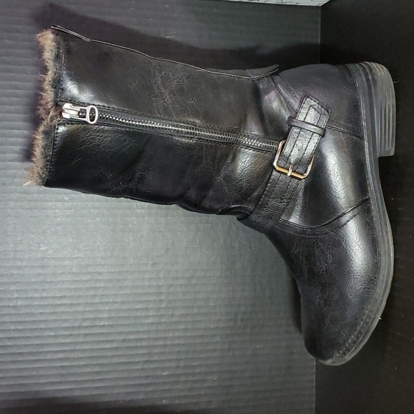 Women's faux fur, leather bootie. Size 10. - Picture 7 of 13